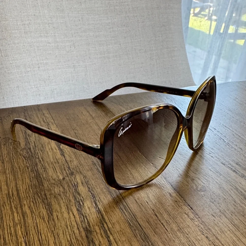 GUCCI Tortoise Shell Sunglasses - Picture 1 of 5